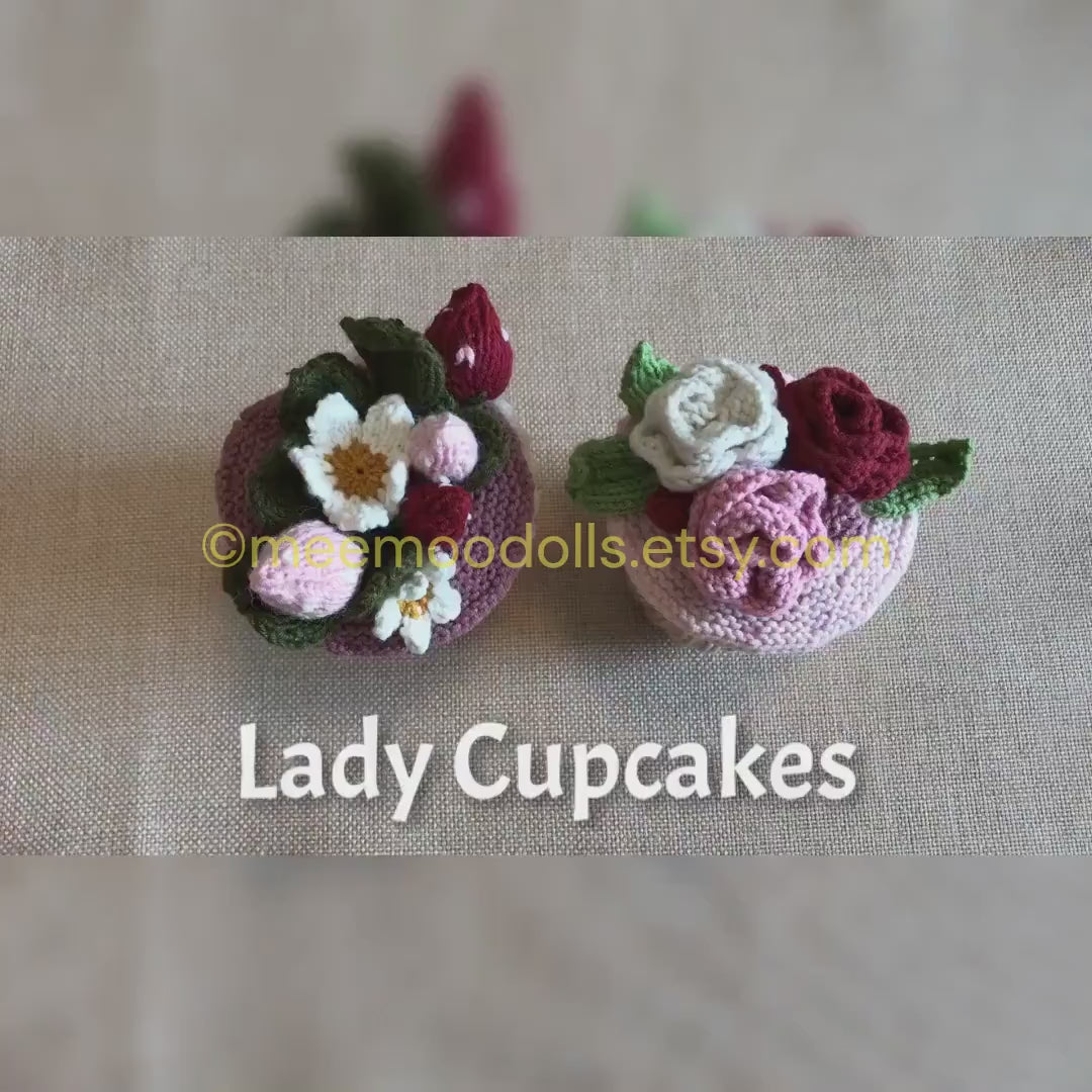 Knit Lady Rose Cupcakes. Knitted toy patterns. Knit topsy turvy doll pattern. Meemoodolls.